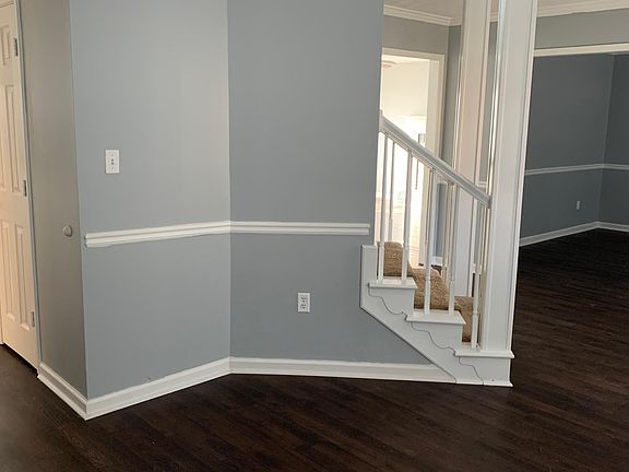4th image of 300 Weatherly Dr