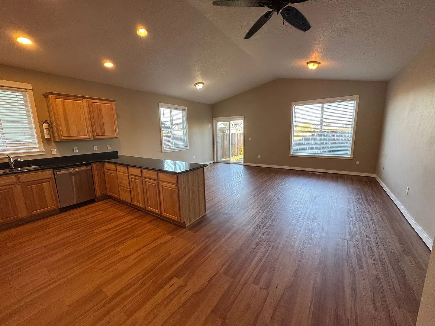 Spacious Single level Home in NE Albany — Photo 4