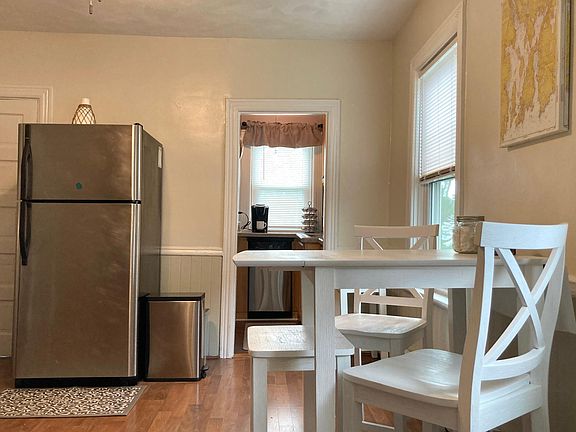Kitchen & Dining Area