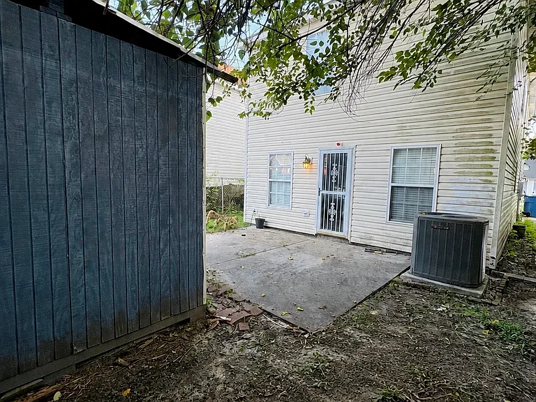 1712 Weber Ave — Photo 20