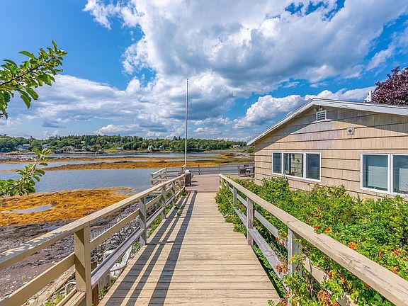 3rd image of 195 Beach Road