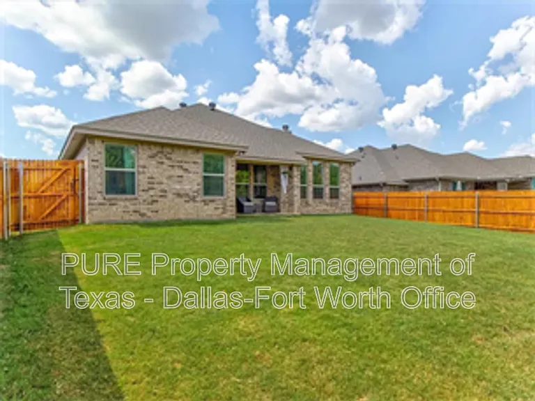 1612 Town Creek Cir — Photo 3