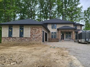 815 Club Dr W, Aurora, OH