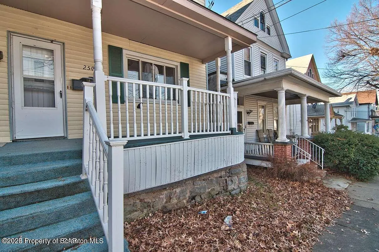 1 bed, 1.0 bath, 750 sqft, $1,000 — Photo 3