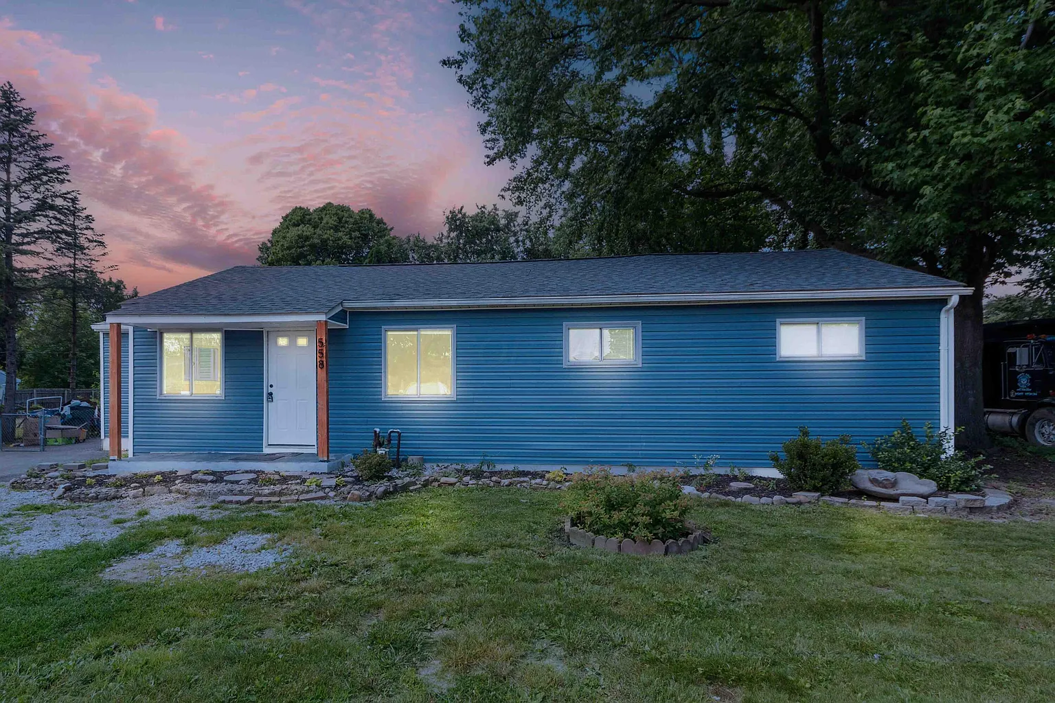 558 Stockbridge Rd photo 1