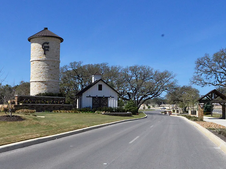 141 Winding Windmill — Photo 2