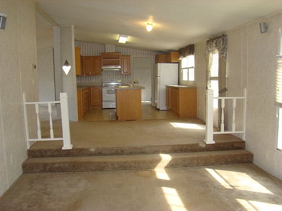 4th image of 131 Wildwood Cir