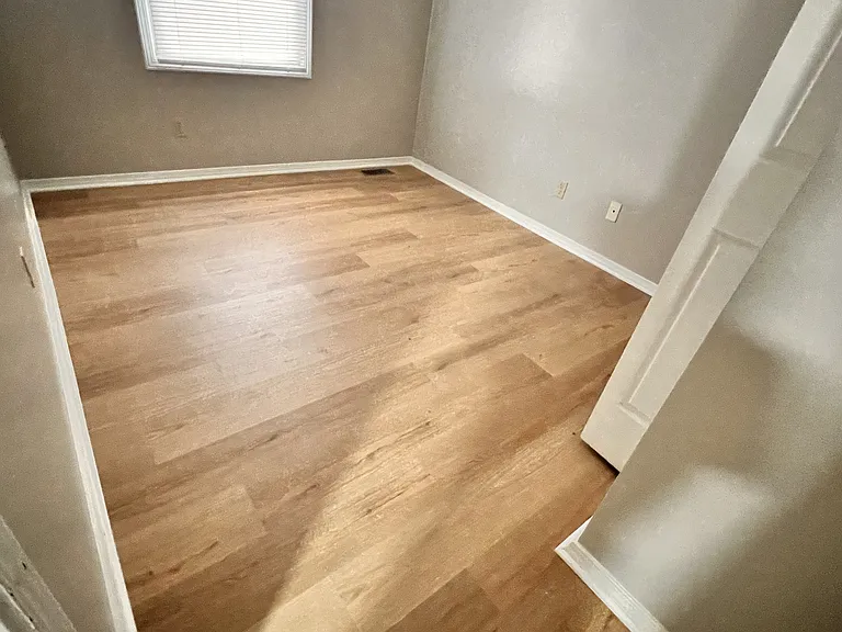 1383 W Allen St #B2 — Photo 12