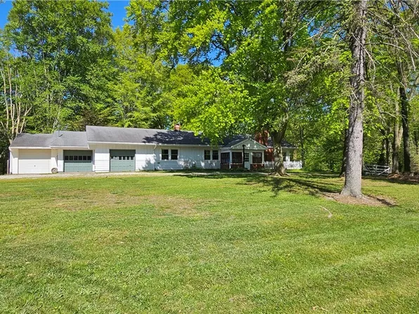 7836 Beach Rd, Wadsworth, OH 44281