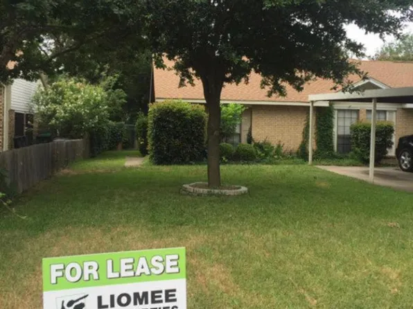 9913 Plainfield Dr, Fort Worth, TX 76108