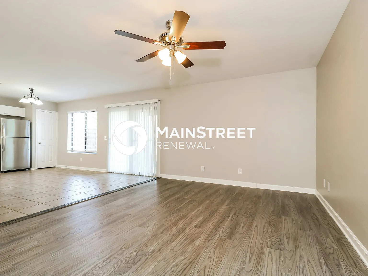 10622 W Alvarado Rd — Photo 3