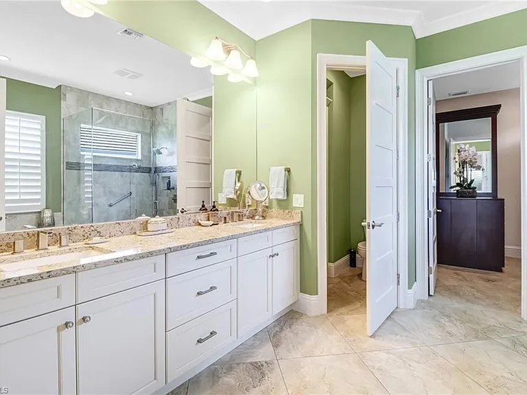 6487 Warwick Ave — Photo 18