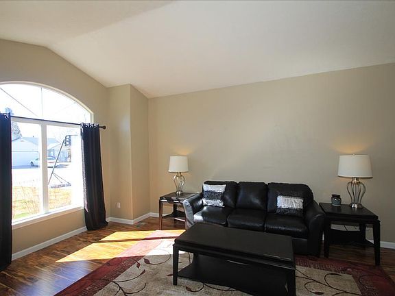 4th image of 888 E Grouse Dr