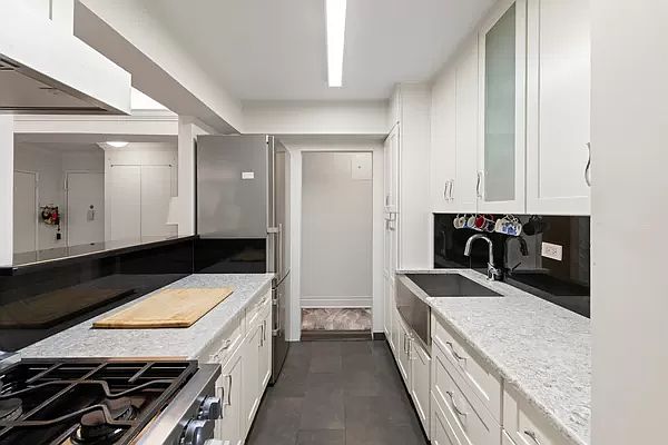 1st image of 401 E 65th St APT 2D