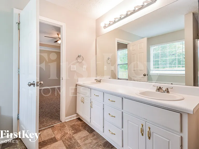 250 Berkshire Dr — Photo 11
