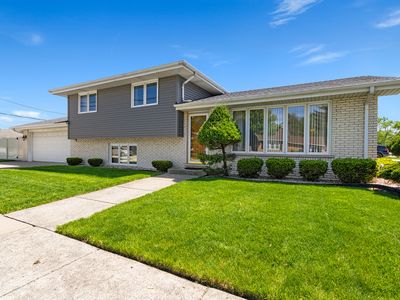 8501 Parkside Ave, Burbank, IL, 60459