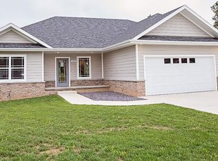 3181 W Grandview St, Springfield, MO 65803