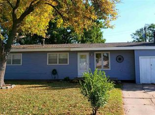 1409 Eastland Dr, Hutchinson, KS 67501