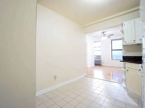 270 East 78th Street image 1 of 6