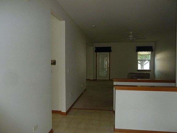 4th image of 21041 W Aspen Ln