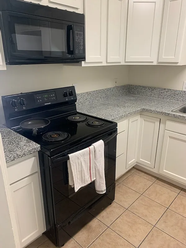 3 bed, 1061 sqft, $2,250 — Photo 4
