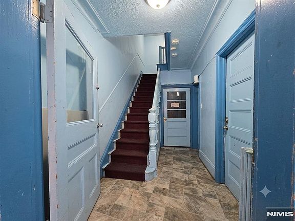 5th image of 4527 Brown St