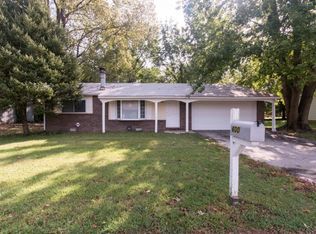 600 Country Meadow Ln, Belleville, IL 62221