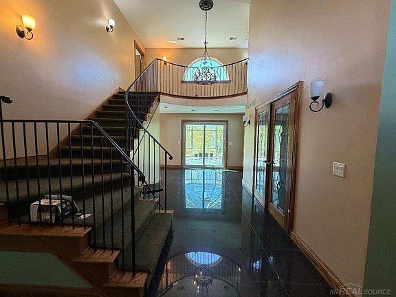 5th image of 21707 Lilac Ln