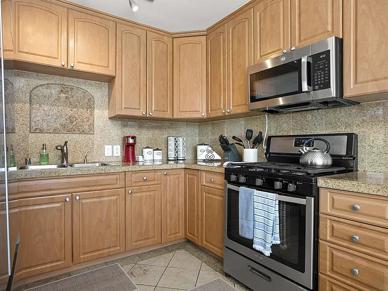 4614 Saratoga Ave — Photo 21