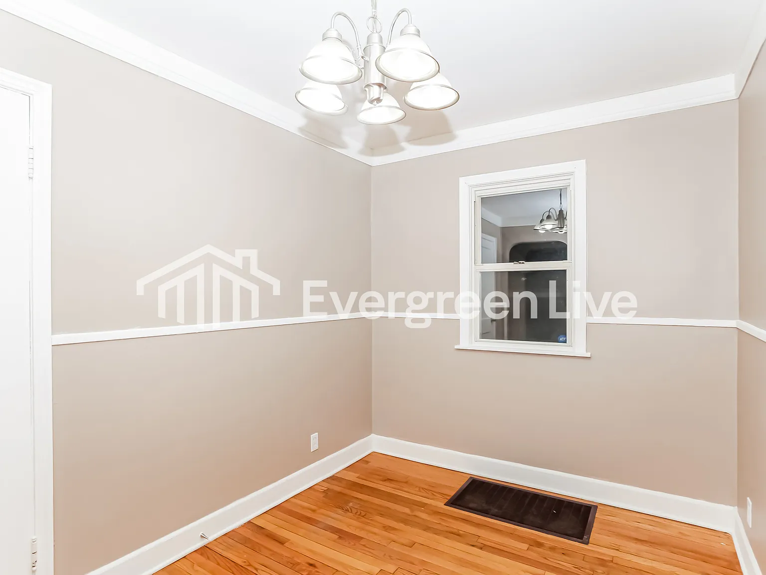 3 bed, 1.0 bath, 1363 sqft, $1,495 — Photo 4