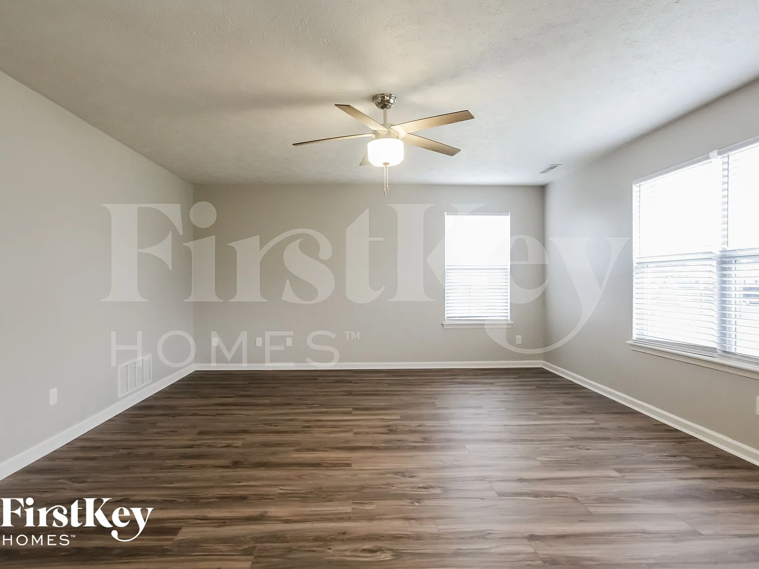 4 bed, 2.5 bath, 1907 sqft, $2,265 — Photo 3