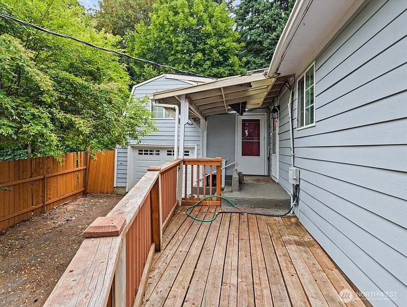 4th image of 2510 NE 54th Street