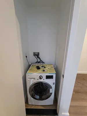 Rented by E Realty International Corp | media 18