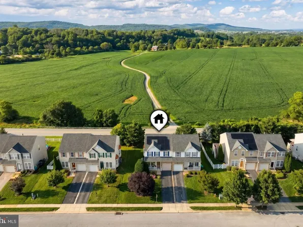 243 Maple Dr, Hanover, PA 17331