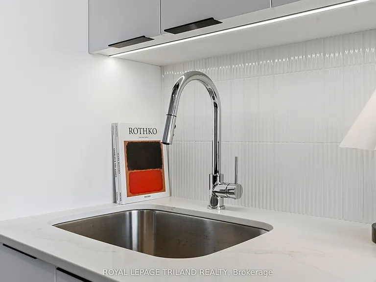685 Richmond St #209 — Photo 7