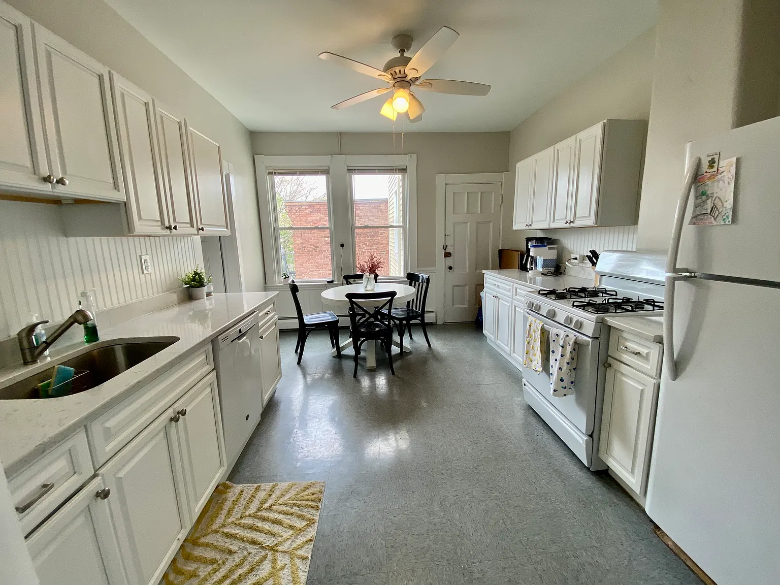 4 bed, 1200 sqft, $4,400 — Photo 3