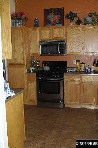 Beautiful Kitchen with breakfast bar