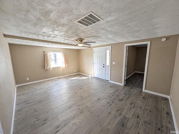 4th image of 533 N Meridian St
