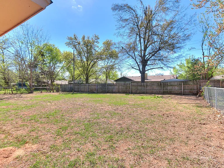 1314 Sycamore St — Photo 28