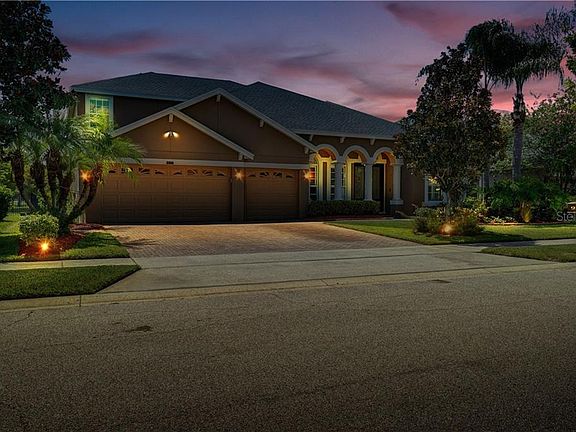 2nd image of 910 Home Grove Dr