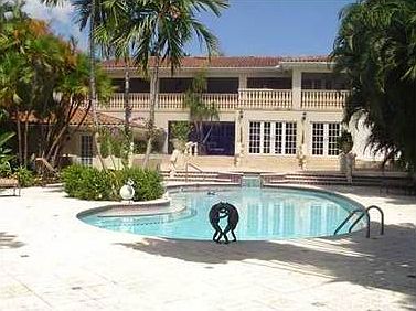 1st image of 150 Palm Ave