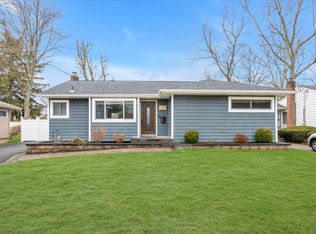 848 Maple Ln, East Meadow, NY 11554