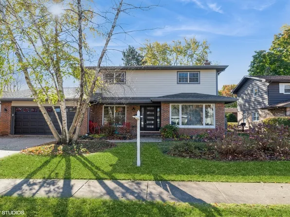 547 E Cunningham Dr, Palatine, IL 60074