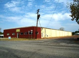 101 S Walnut St, Winnsboro, TX 75494