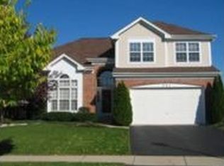 721 Highland Ct, Grayslake, IL 60030
