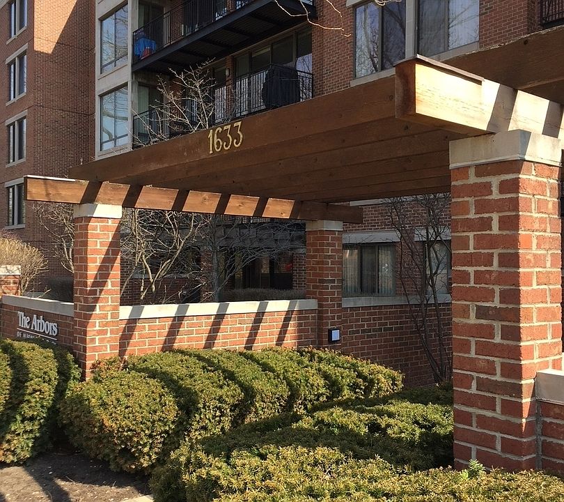 1st image of 1633 2nd St APT 208