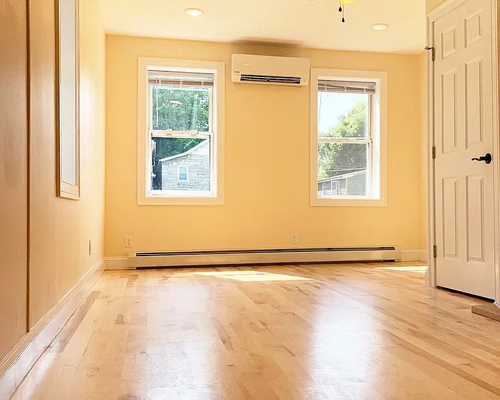 6 Chase St #8 — Photo 9