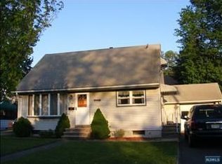 156 Laurel Dr, Wood Ridge, NJ 07075