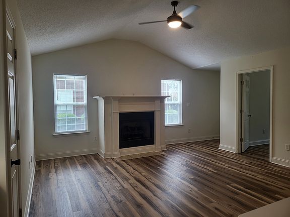 5th image of 3104 Wax Myrtle Ln