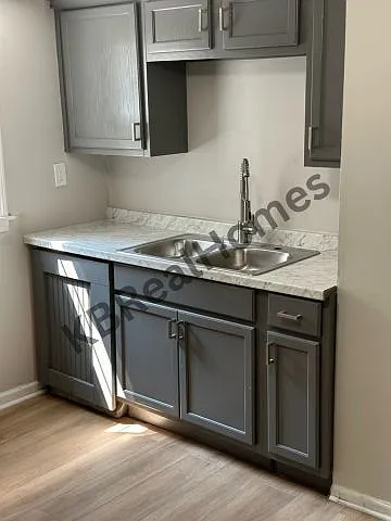 Claybrook St. 1038 - 1 — Photo 4